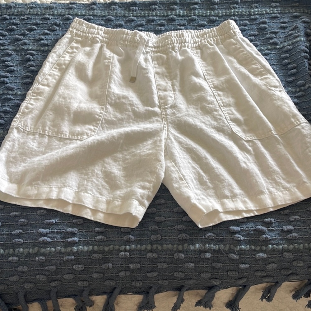 White linen shorts 16 women NEW